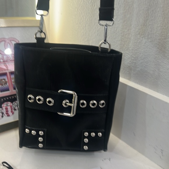 Naz faux bucket shoulder bag made in EGYPT.  Black with silver hardware NWOT - Picture 14 of 14